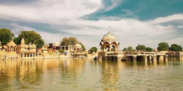 Gadisar-Lake-jaipur-to-jaisalmer-taxi-service-rathore-tour-and-travels