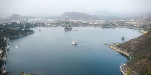 fateh-sagar-lake-jaipur-to-udaipur-taxi-service-rathore-tour-and-travels